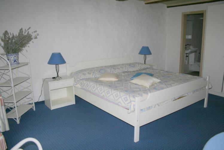 Hotel Zum Alten Schweizer Twann Room photo